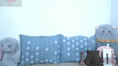 Snapshot of petite_paola chatting on April 2026 12:58:02 AM petite paola online show from April 2026 12:58:02 AM