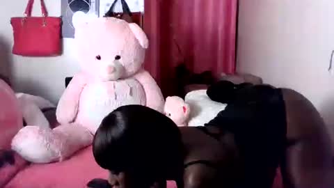 Snapshot of petite_princes chatting on June 2026 05:54:01 PM petite_princes online show from June 2026 05:54:01 PM