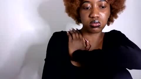 Snapshot of petite_princes chatting on July 2026 12:50:01 AM petite_princes online show from July 2026 12:50:01 AM