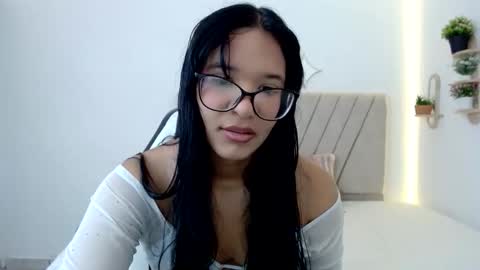 Snapshot of petite_sofii chatting on April 2026 12:10:02 PM Sofi online show from April 2026 12:10:02 PM