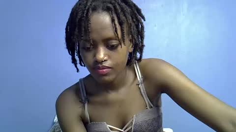 petite_star2 online show from February 2026 11:17:01 PM