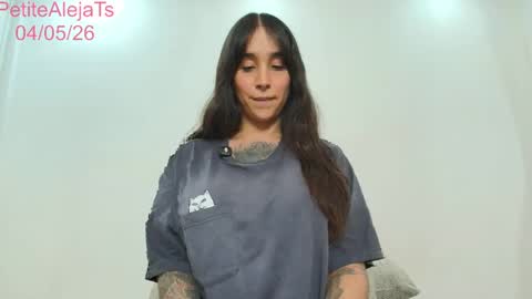 Snapshot of petitealejats chatting on May 2026 10:06:02 PM PetiteAlejaTs online show from May 2026 10:06:02 PM