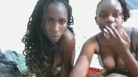 Snapshot of petiteblackjuicy chatting on June 2026 09:07:02 PM Amara online show from June 2026 09:07:02 PM