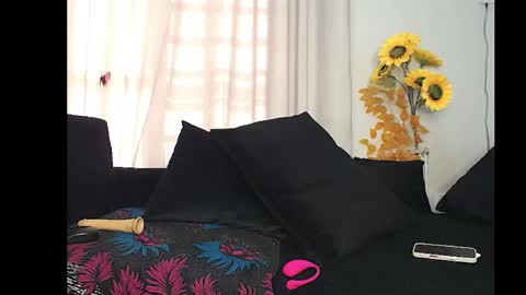 Snapshot of petitebony2478 chatting on April 2026 05:19:01 AM ebonyshawtypetit online show from April 2026 05:19:01 AM