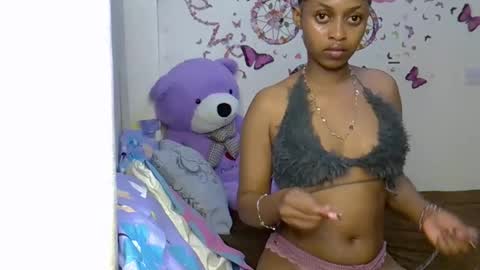 Snapshot of petitecaramell chatting on March 2026 12:15:01 AM Caramel online show from March 2026 12:15:01 AM