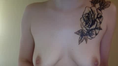 Snapshot of petitegirl467 chatting on April 2026 08:39:01 PM petitegirl467 online show from April 2026 08:39:01 PM