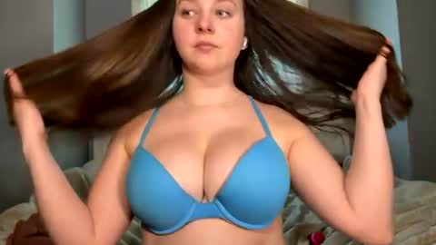 Bella online show from June 2026 07:07:02 PM