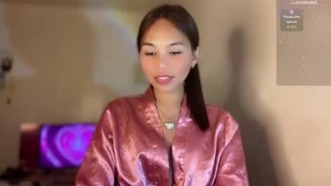 Snapshot of petitegirlx69 chatting on April 2026 03:57:01 PM miss lisa online show from April 2026 03:57:01 PM