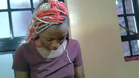 Snapshot of petitehunny chatting on April 2026 06:05:01 AM petitehunny online show from April 2026 06:05:01 AM