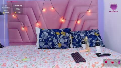 Snapshot of petitelittlemissy chatting on April 2026 02:45:02 AM petitelittlemissy online show from April 2026 02:45:02 AM