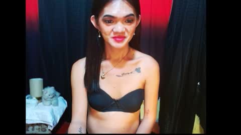 Snapshot of petitepinaycyrenets chatting on March 2026 12:14:01 AM TsDELICIOUSCum69 online show from March 2026 12:14:01 AM