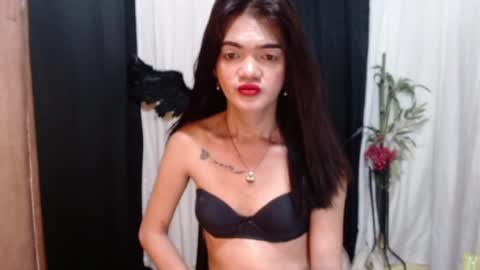 Snapshot of petitepinaycyrenets chatting on April 2026 04:43:02 AM TsDELICIOUSCum69 online show from April 2026 04:43:02 AM