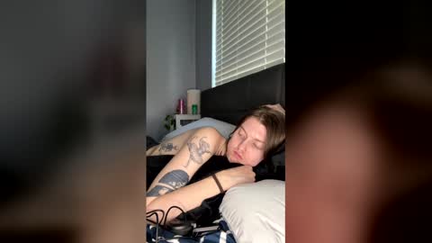 I am very new and dont know what im doing lol online show from May 2026 11:35:02 PM