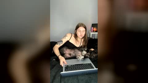 I am very new and dont know what im doing lol online show from May 2026 11:13:01 PM
