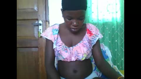 Snapshot of petitesweetchiq chatting on January 2026 08:29:02 AM petitesweetchiq online show from January 2026 08:29:02 AM
