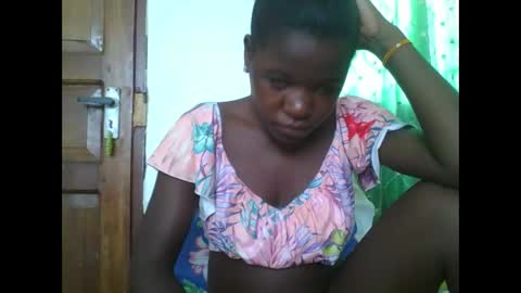 Snapshot of petitesweetchiq chatting on January 2026 08:28:02 AM petitesweetchiq online show from January 2026 08:28:02 AM
