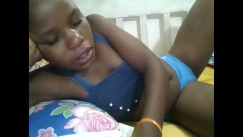 Snapshot of petitesweetchiq chatting on January 2026 07:48:02 PM petitesweetchiq online show from January 2026 07:48:02 PM