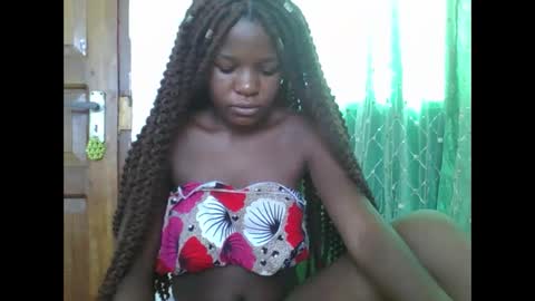 Snapshot of petitesweetchiq chatting on March 2026 06:28:01 AM petitesweetchiq online show from March 2026 06:28:01 AM