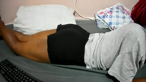 Snapshot of petitetasha chatting on September 2025 07:02:02 PM petitetasha online show from September 2025 07:02:02 PM