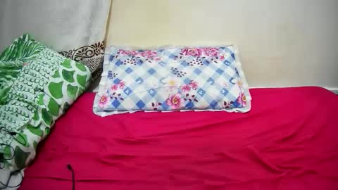 Snapshot of petitetasha chatting on September 2025 09:15:01 PM petitetasha online show from September 2025 09:15:01 PM