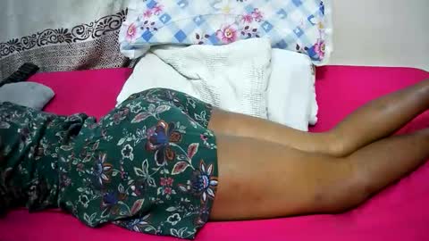 Snapshot of petitetasha chatting on October 2025 06:10:01 PM petitetasha online show from October 2025 06:10:01 PM