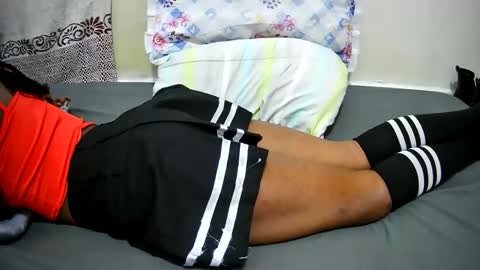 Snapshot of petitetasha chatting on November 2025 08:18:01 AM petitetasha online show from November 2025 08:18:01 AM