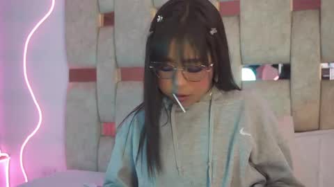 Snapshot of petitte_mussa chatting on March 2026 03:52:01 AM Mussa online show from March 2026 03:52:01 AM