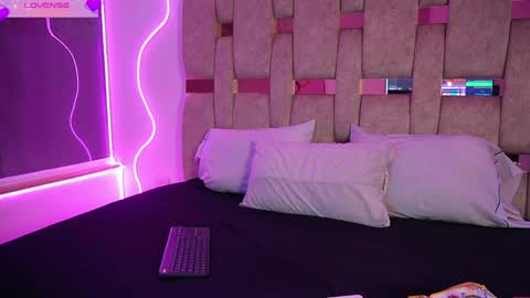 Snapshot of petitte_mussa chatting on April 2026 03:17:02 AM Mussa online show from April 2026 03:17:02 AM