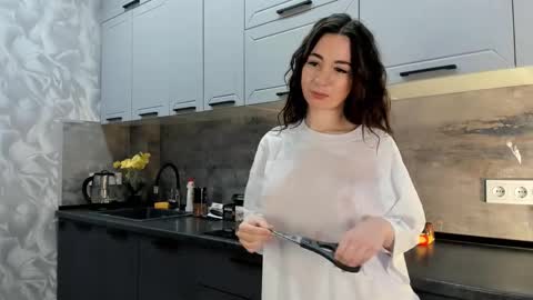 Snapshot of petracilley chatting on December 2024 09:52:02 PM Emma online show from December 2024 09:52:02 PM