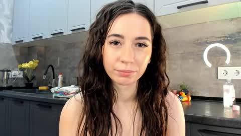 Snapshot of petracilley chatting on December 2024 01:47:02 AM Emma online show from December 2024 01:47:02 AM