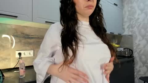 Snapshot of petracilley chatting on December 2024 04:25:01 PM Emma online show from December 2024 04:25:01 PM