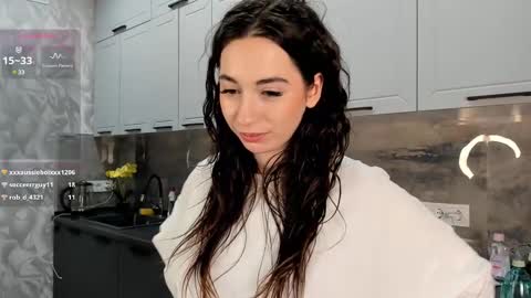 Snapshot of petracilley chatting on December 2024 09:42:02 PM Emma online show from December 2024 09:42:02 PM