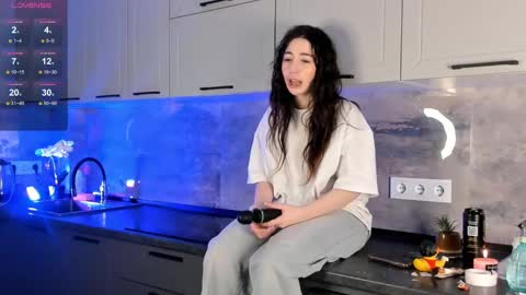 Snapshot of petracilley chatting on December 2024 01:40:02 AM Emma online show from December 2024 01:40:02 AM