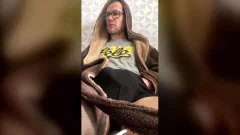 Snapshot of petrovichxxx81 chatting on April 2026 09:36:01 AM petrovichxxx81 online show from April 2026 09:36:01 AM