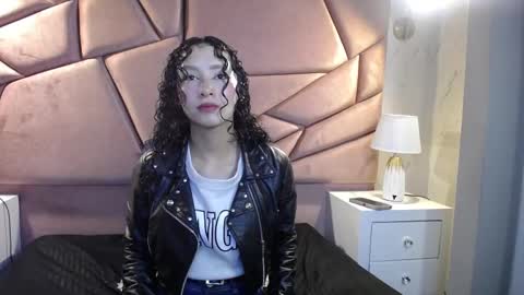 Moon  online show from October 2025 11:44:02 AM