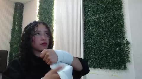 Moon  online show from November 2025 02:18:01 PM