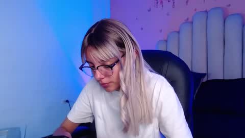 Peyton online show from October 2025 03:31:02 AM