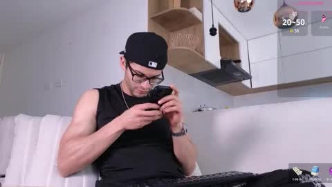 phantom_bigger1 online show from October 2025 02:07:02 PM