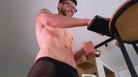 phantom_bigger1 online show from November 2025 01:44:02 PM