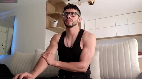 phantom_bigger1 online show from November 2025 02:05:01 PM