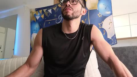 phantom_bigger1 online show from December 2025 02:23:01 PM