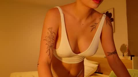 Snapshot of phantomlace chatting on October 2025 11:40:02 PM Alice online show from October 2025 11:40:02 PM