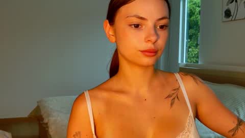 Snapshot of phantomlace chatting on November 2025 11:48:02 PM Alice online show from November 2025 11:48:02 PM