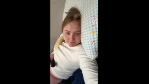 Snapshot of phatassblond chatting on January 2025 06:52:01 PM PhatAssBlond online show from January 2025 06:52:01 PM