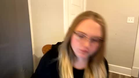 Snapshot of phatassblond chatting on January 2025 10:37:01 PM PhatAssBlond online show from January 2025 10:37:01 PM