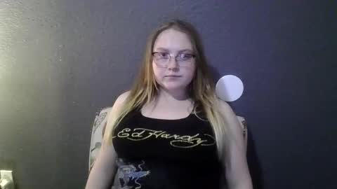 Snapshot of phatassblond chatting on March 2025 12:33:02 AM PhatAssBlond online show from March 2025 12:33:02 AM