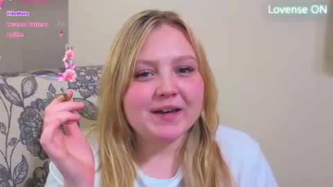 Snapshot of phatassblond chatting on April 2026 01:42:02 AM PhatAssBlond online show from April 2026 01:42:02 AM
