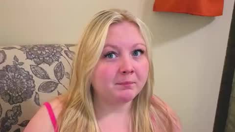 Snapshot of phatassblond chatting on April 2026 10:23:01 PM PhatAssBlond online show from April 2026 10:23:01 PM