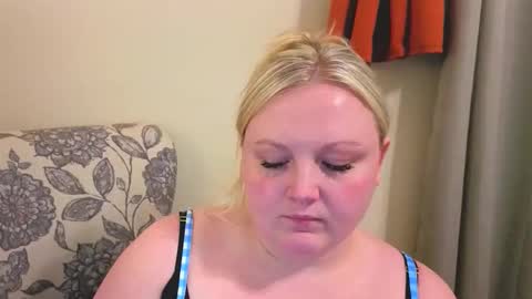 Snapshot of phatassblond chatting on April 2026 10:49:02 PM PhatAssBlond online show from April 2026 10:49:02 PM