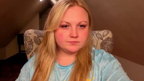 Snapshot of phatassblond chatting on May 2026 03:36:01 AM PhatAssBlond online show from May 2026 03:36:01 AM
